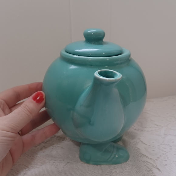 70s Smiling Tea Pot - Picture 4 of 8